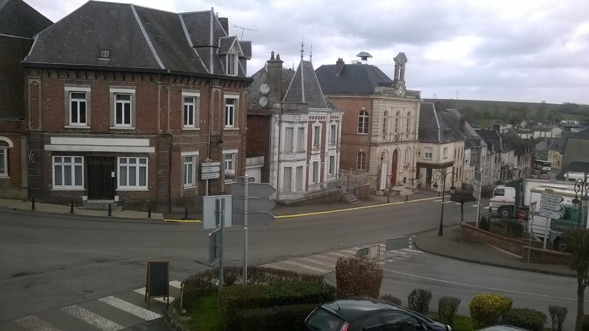 Hotel Entre Nous à Rozoy-sur-Serre Chambre photo